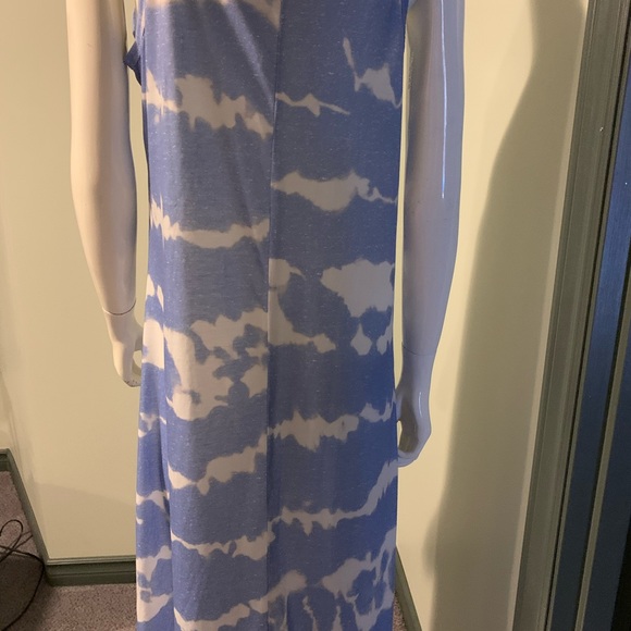 Beautiful thin maxi cloud dress - Picture 3 of 4